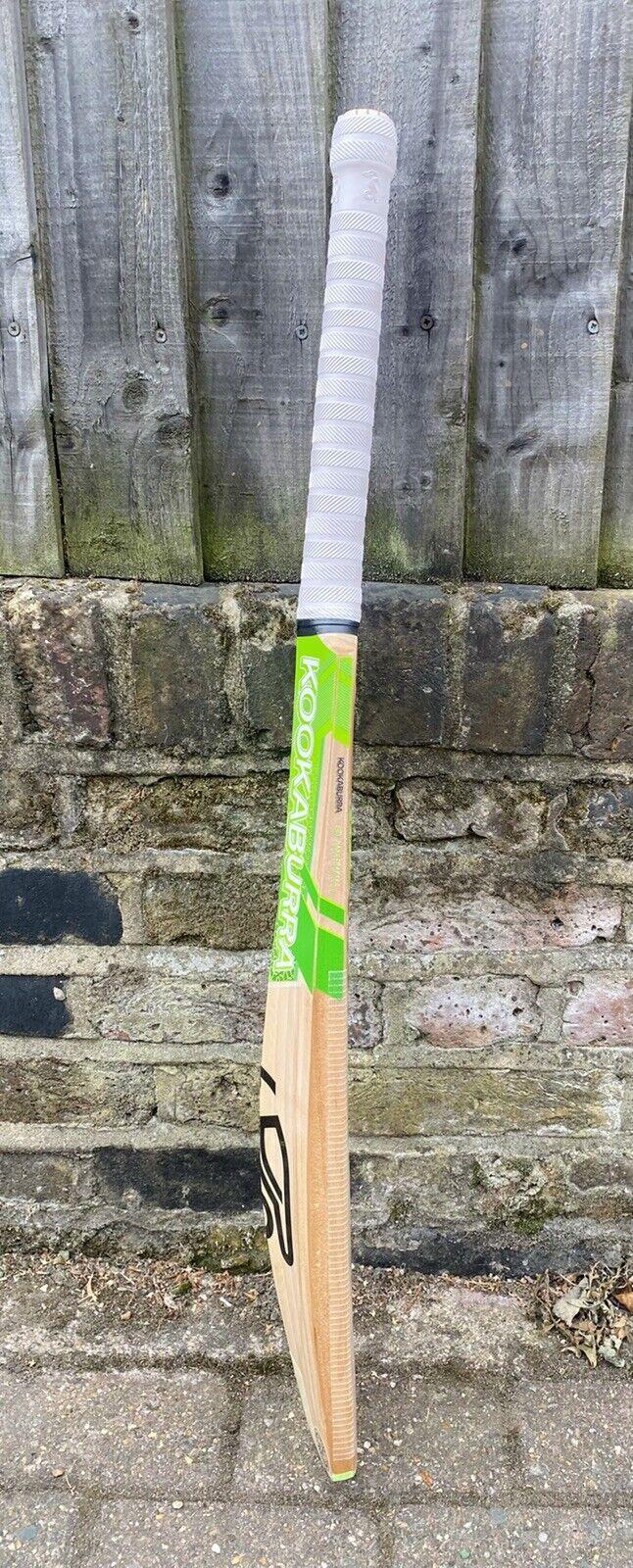 2022 KOOKABURRA KAHUNA PRO CRICKET BAT