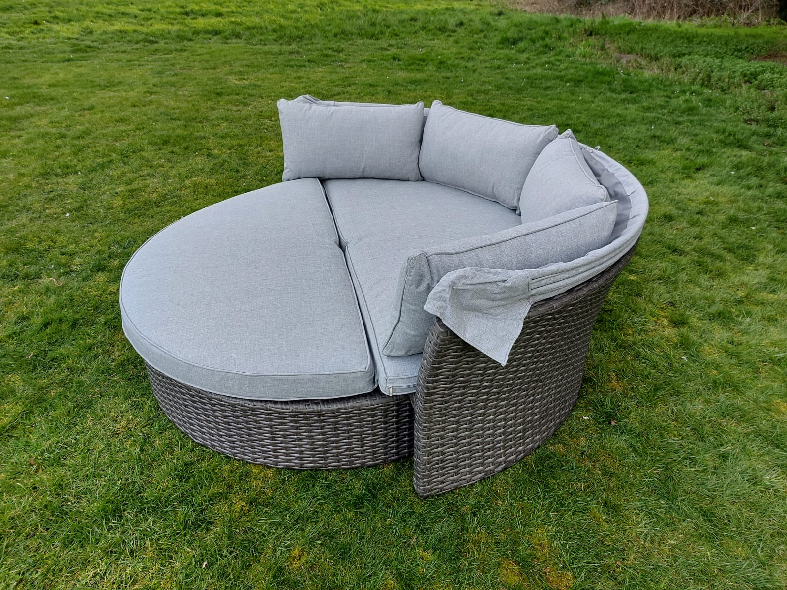 PLATINUM DAY BED WITH CANOPY